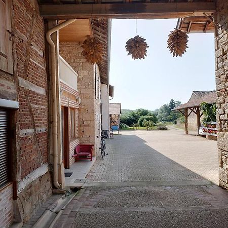 La Ferme Du Grand Faubourg Panzió Pont-de-Vaux Kültér fotó