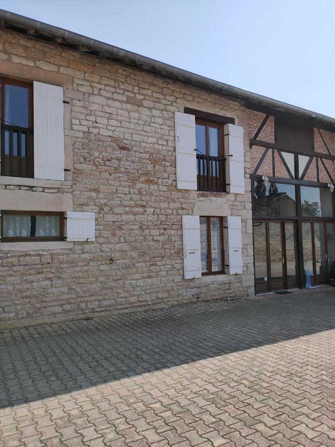 La Ferme Du Grand Faubourg Panzió Pont-de-Vaux Kültér fotó