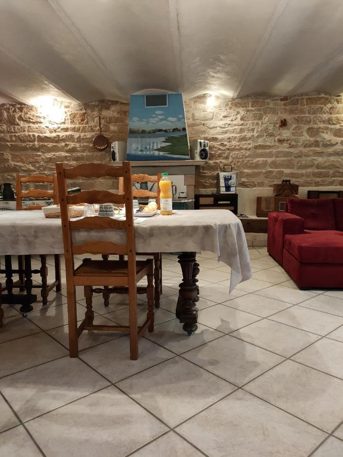 La Ferme Du Grand Faubourg Panzió Pont-de-Vaux Kültér fotó