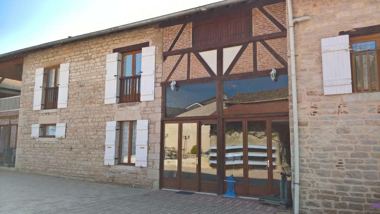 La Ferme Du Grand Faubourg Panzió Pont-de-Vaux Kültér fotó