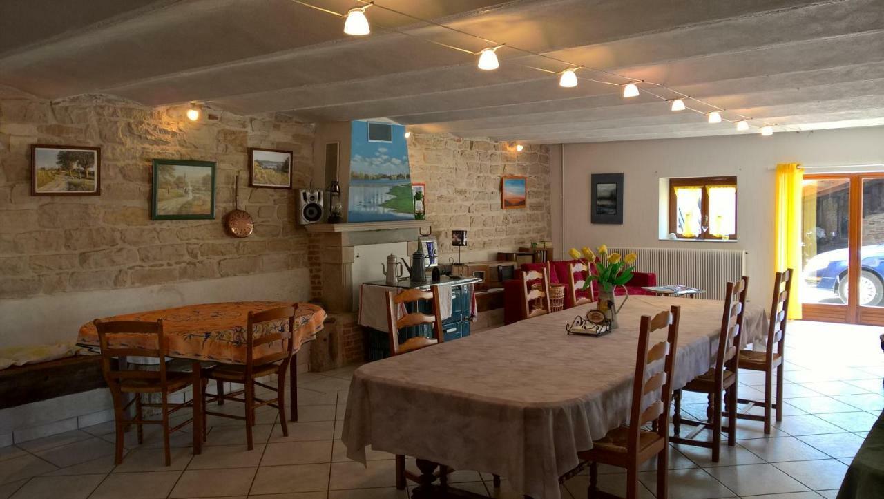 La Ferme Du Grand Faubourg Panzió Pont-de-Vaux Kültér fotó